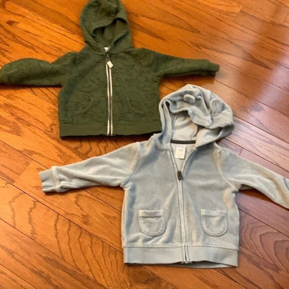 Carter’s size 12 Months zip up hoodie bundle